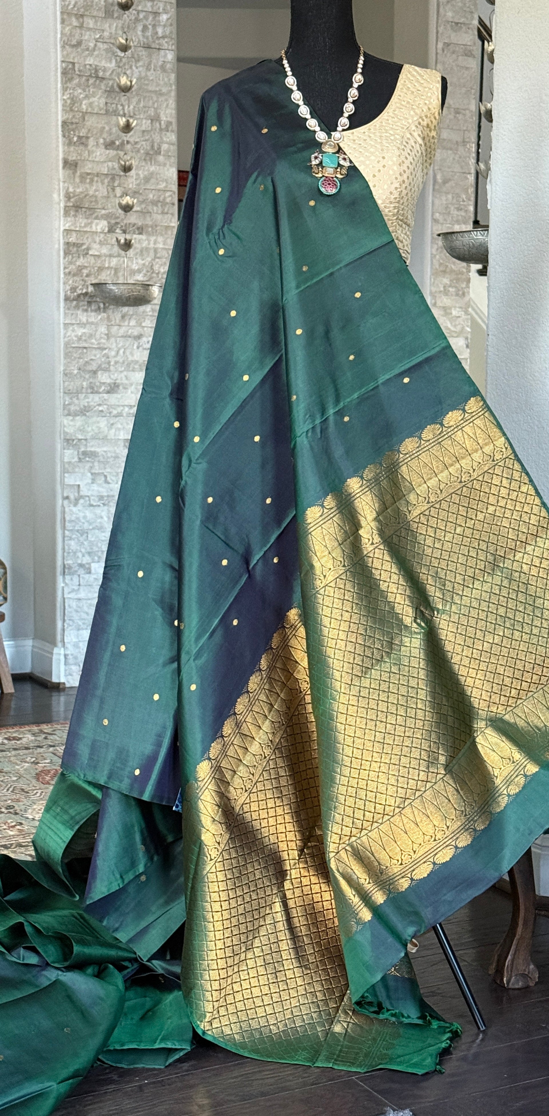 Pure Silk Kanjivaram - Dark Green Borderless