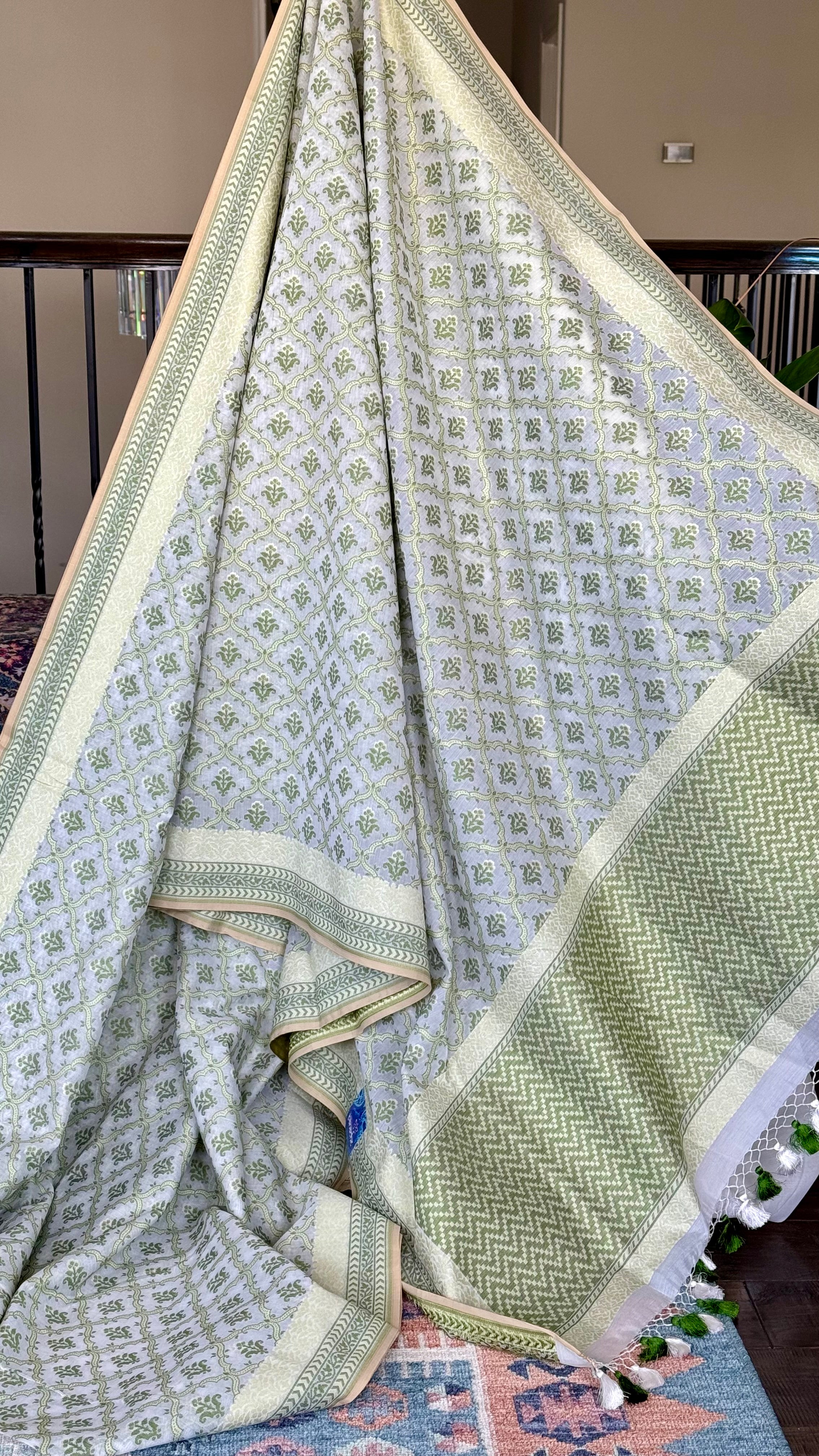 Kora Cotton Banarasi - Offwhite Green