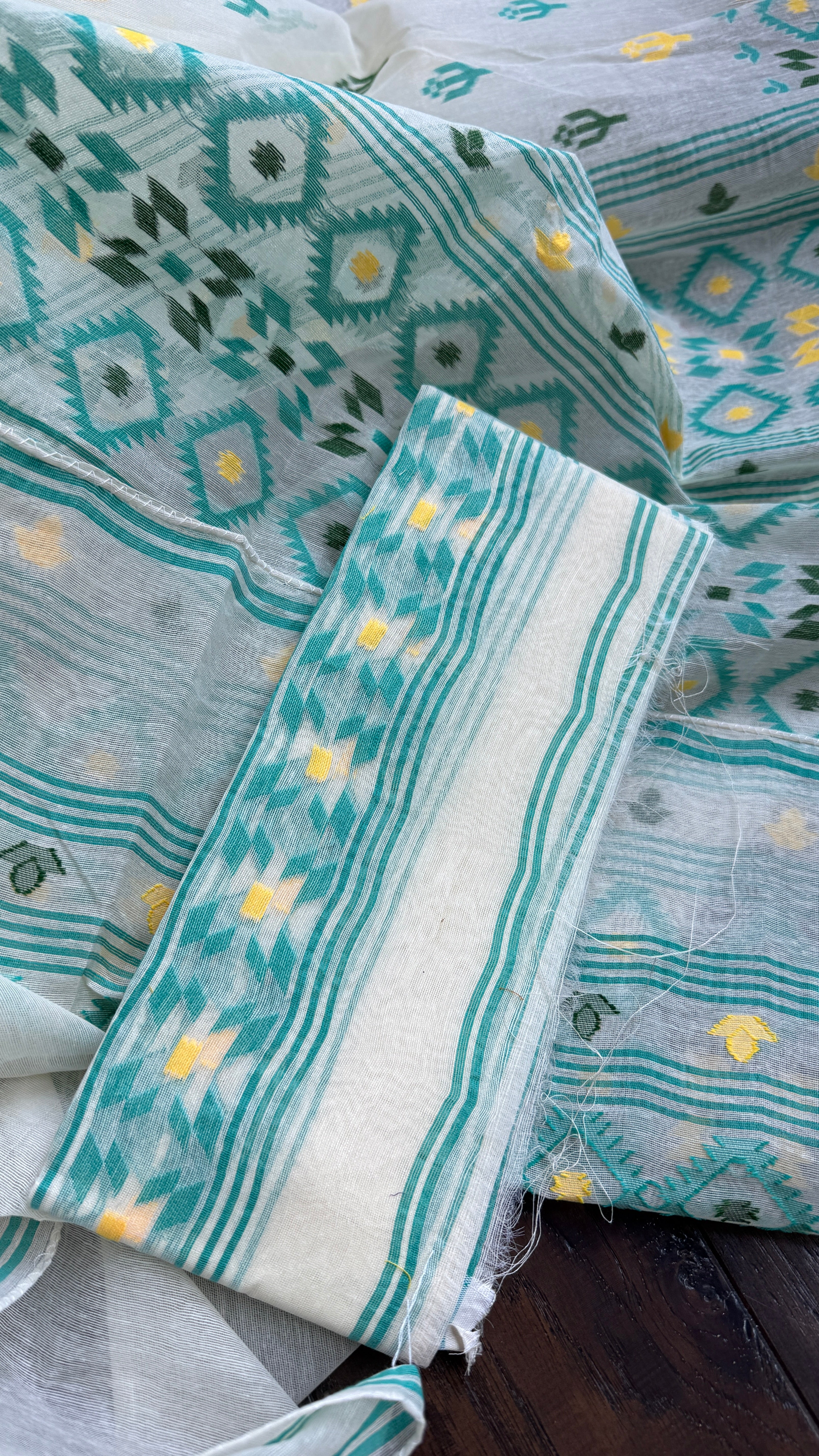 Dhakai Jamdani  - OffWhite Firozi