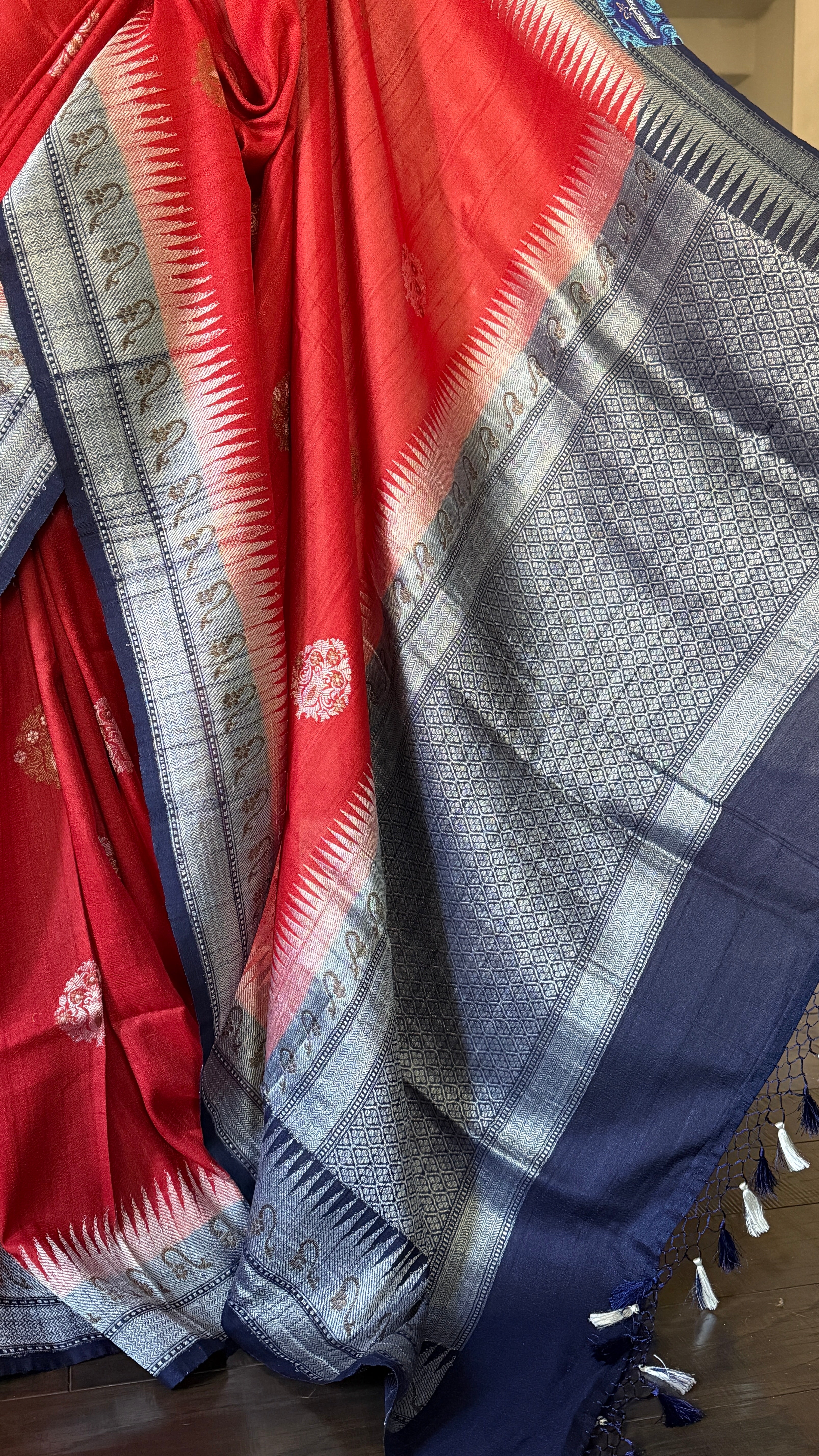 Tussar Georgette Banarasi - Red Navy Blue Kadwa