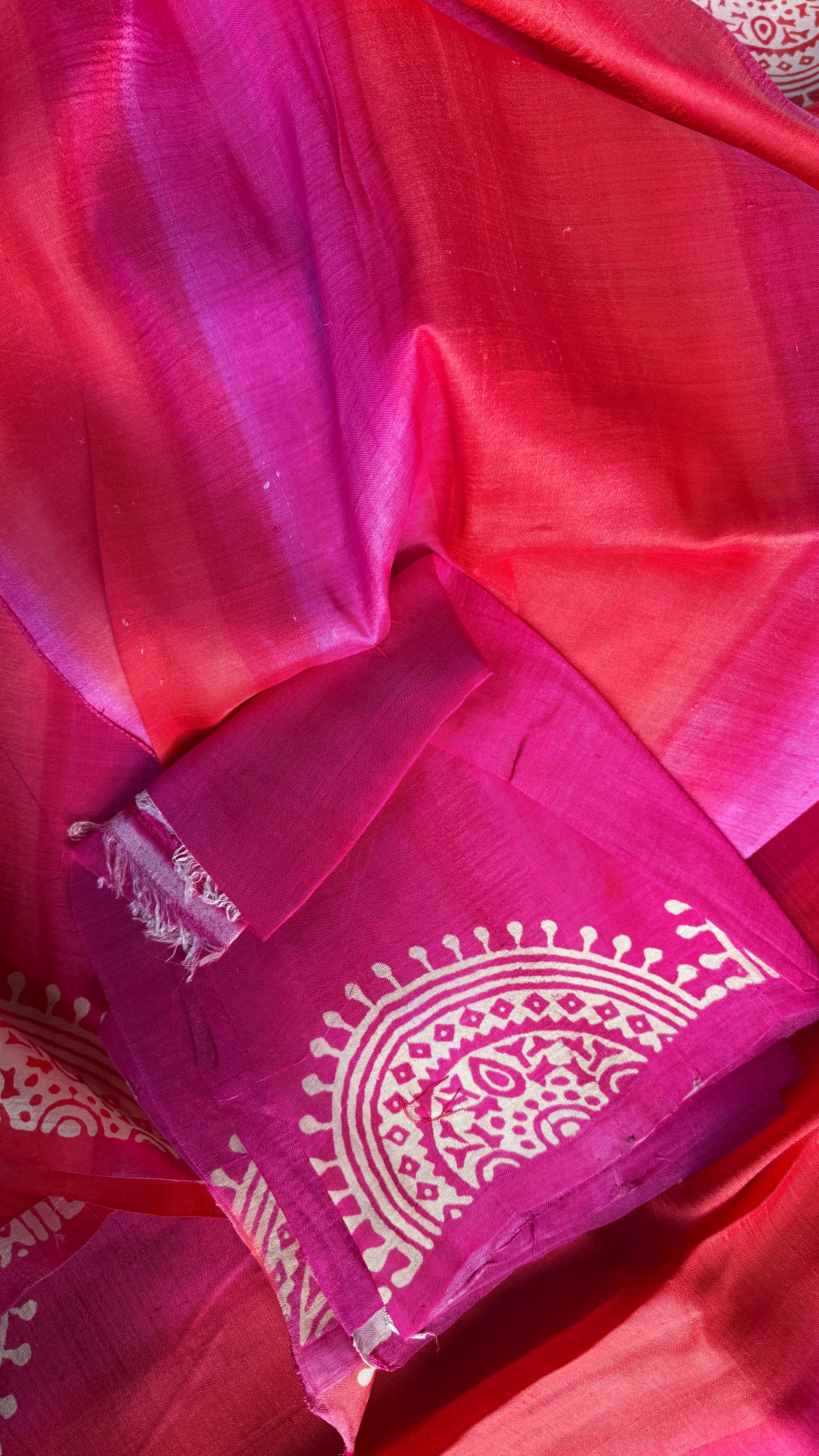 Bishnupur Silk Batik Soru Tuli -  Pink Orange White