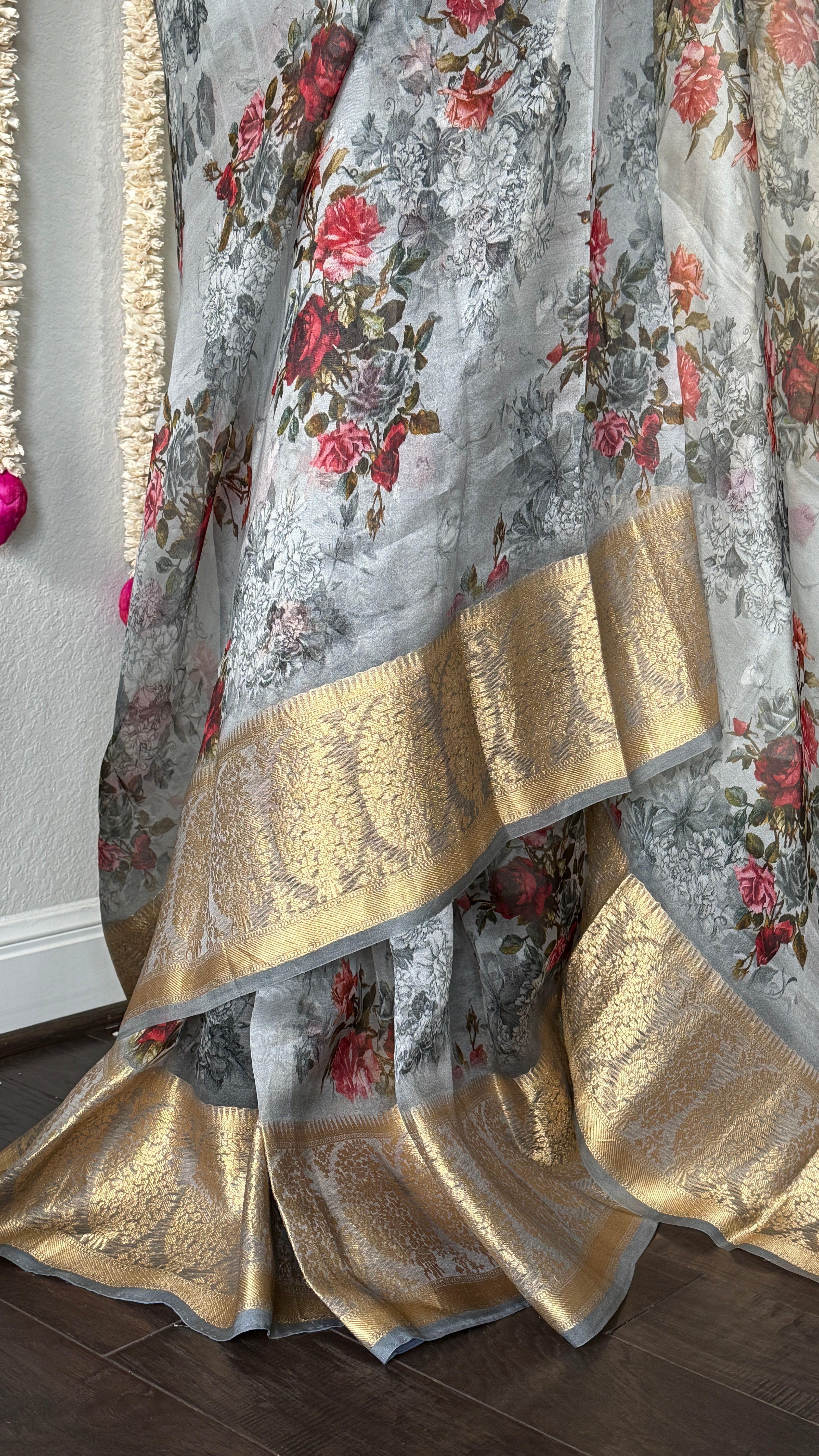 Organza Banarasi Floral - Light Grey Kadwa