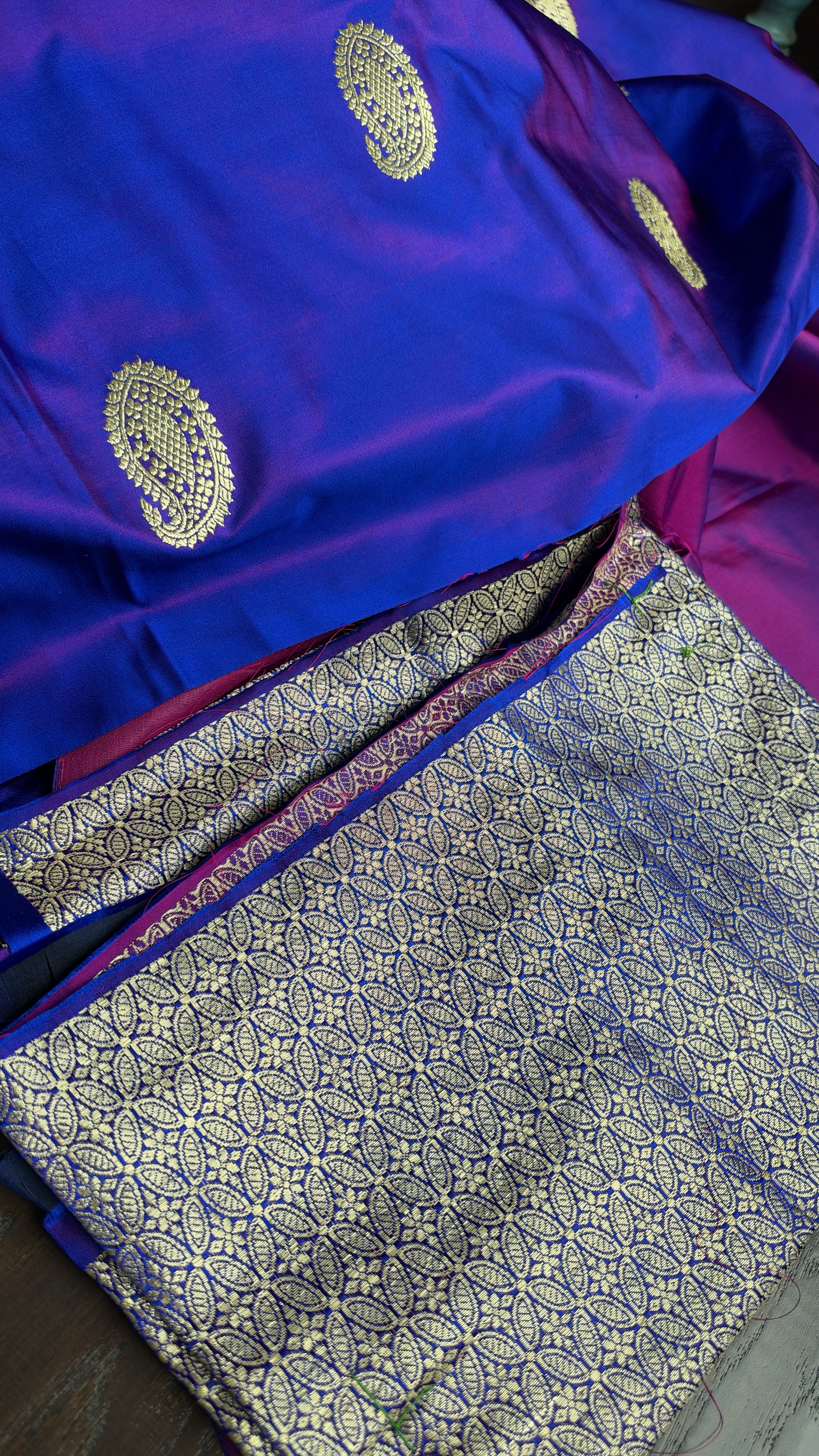 Pure Silk Mashru Borderless Banarasi- Blue Purple Dual Tone