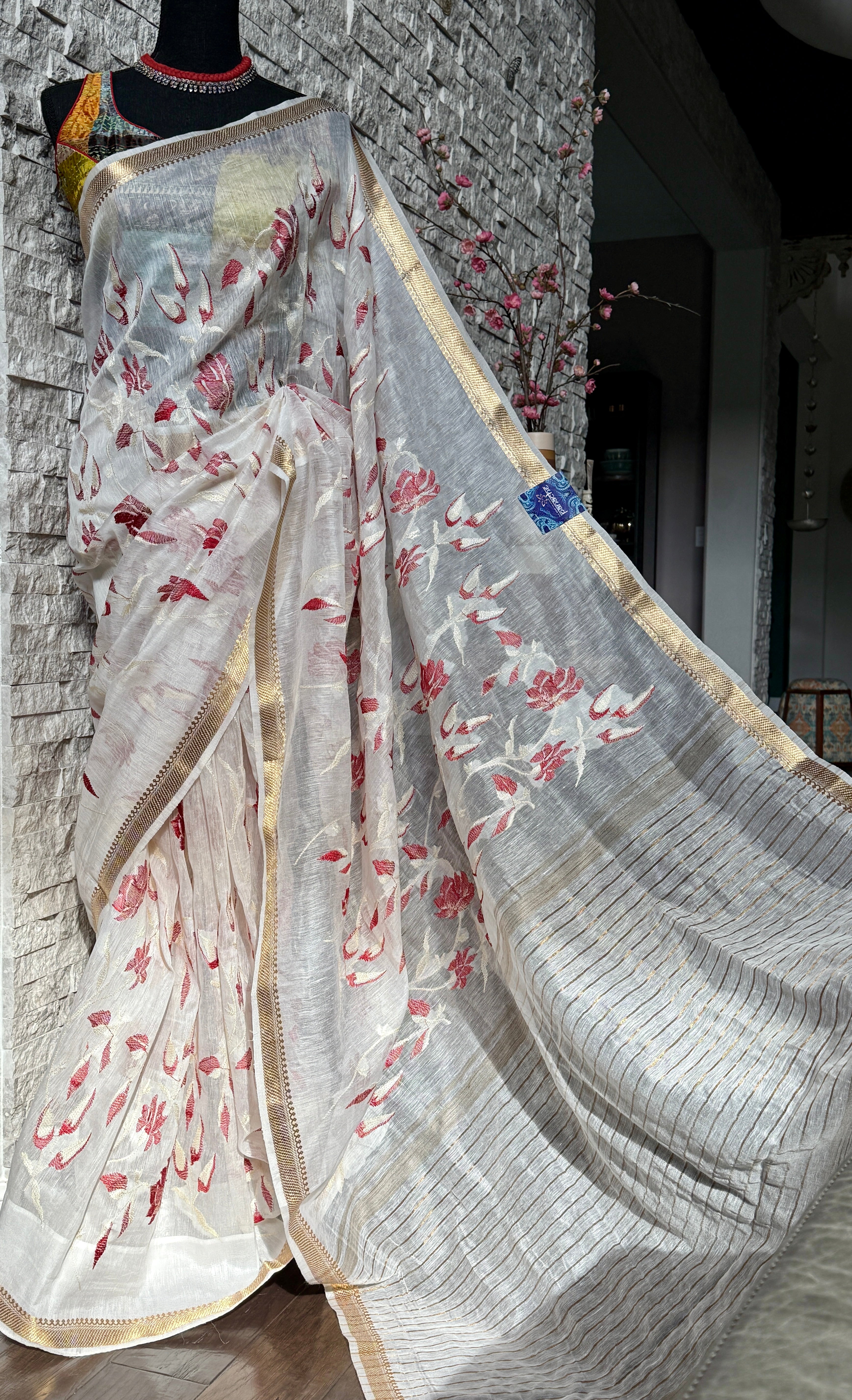Embroidered Linen - White