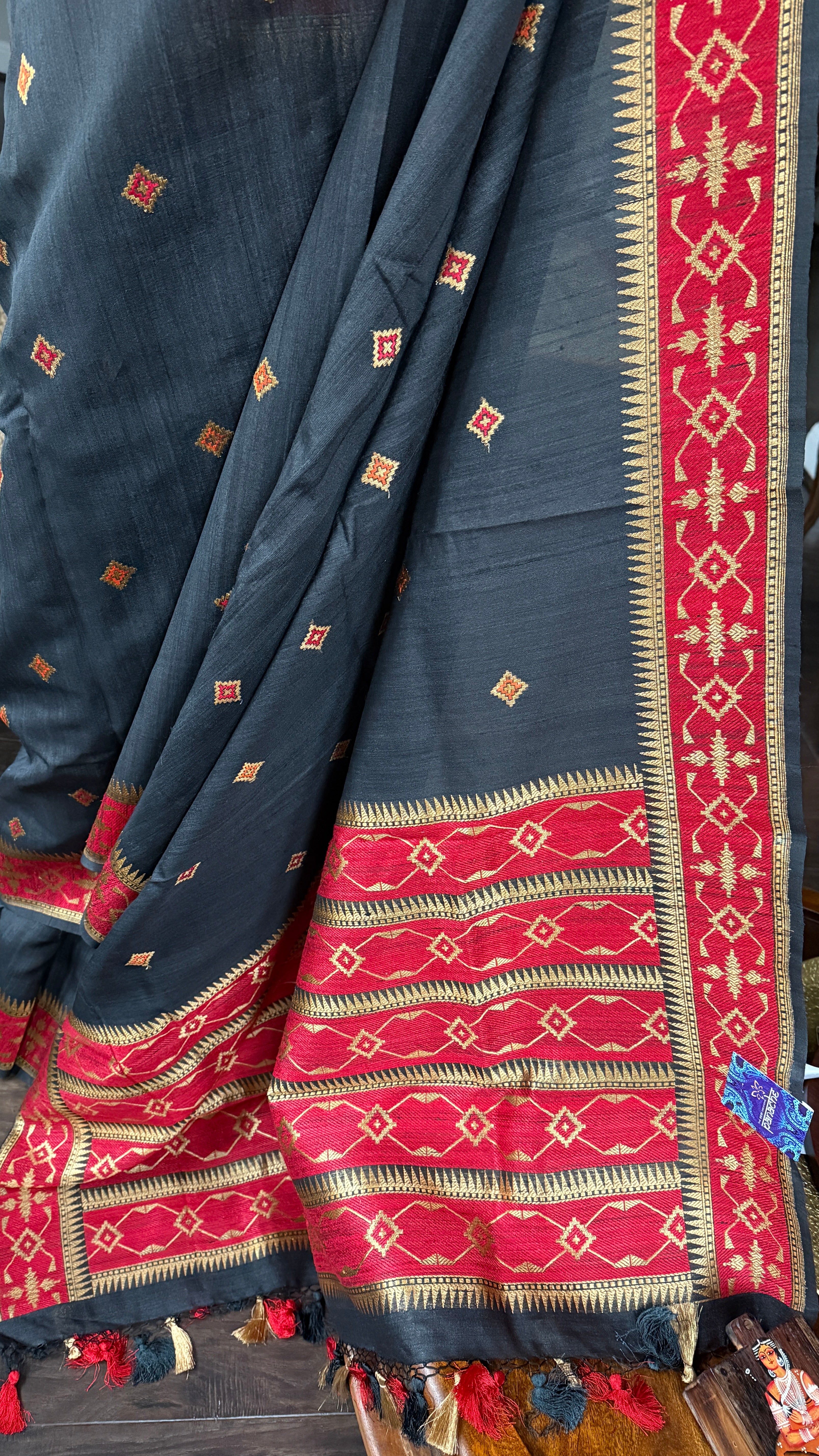 Pure Tassur Silk Banarasi - Black Red Jamdaani