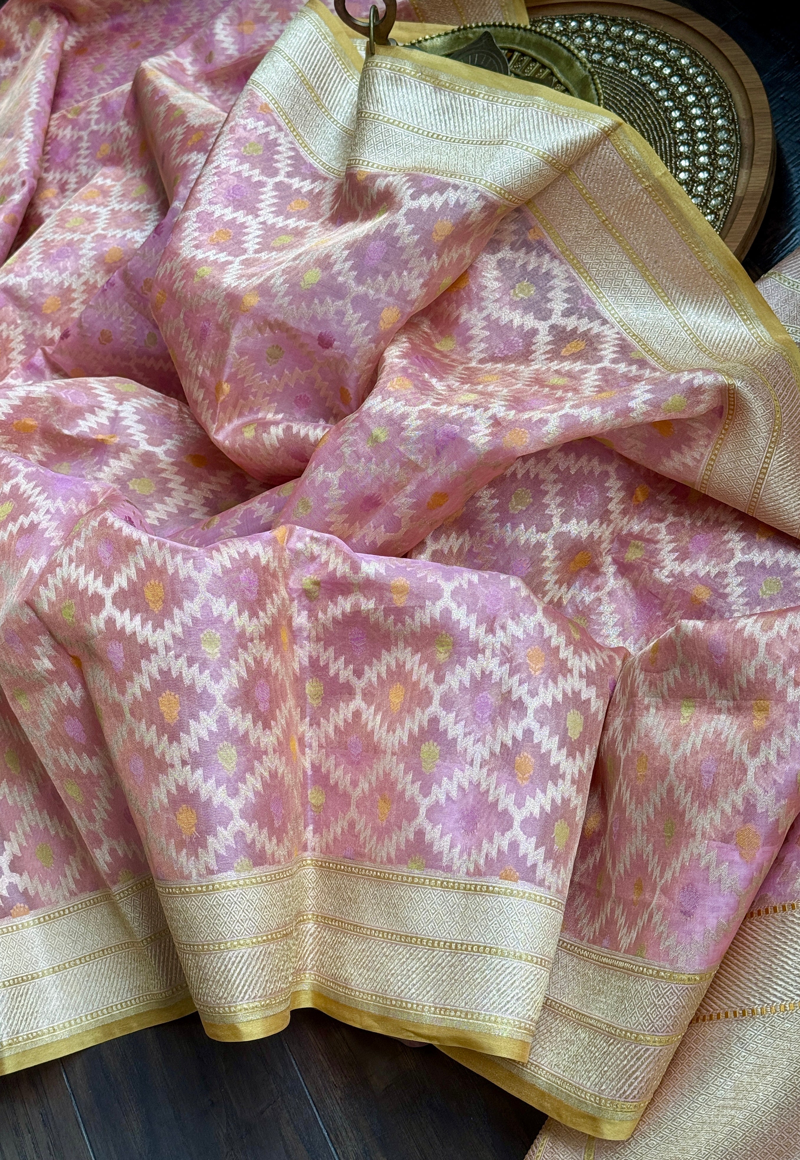 Pure Tissue Kora Silk Jamdaani Banarasi - Pink Golden Antique Zari