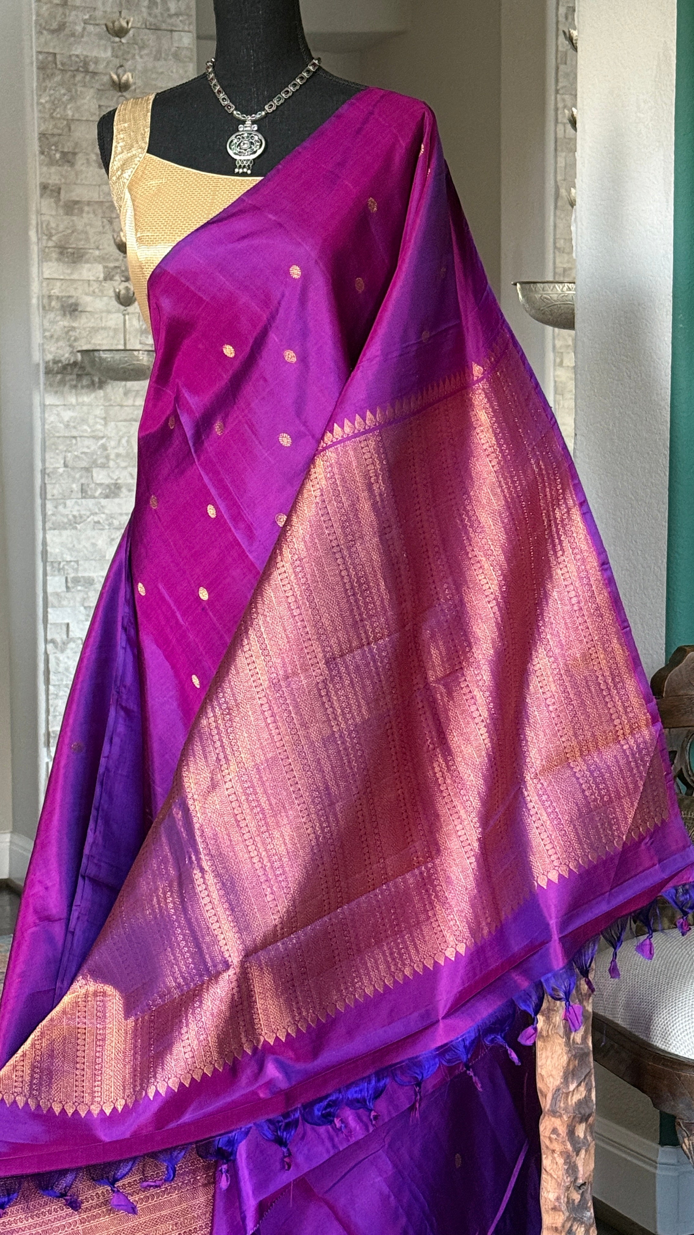 Pure Silk Kanjivaram - Magenta Borderless