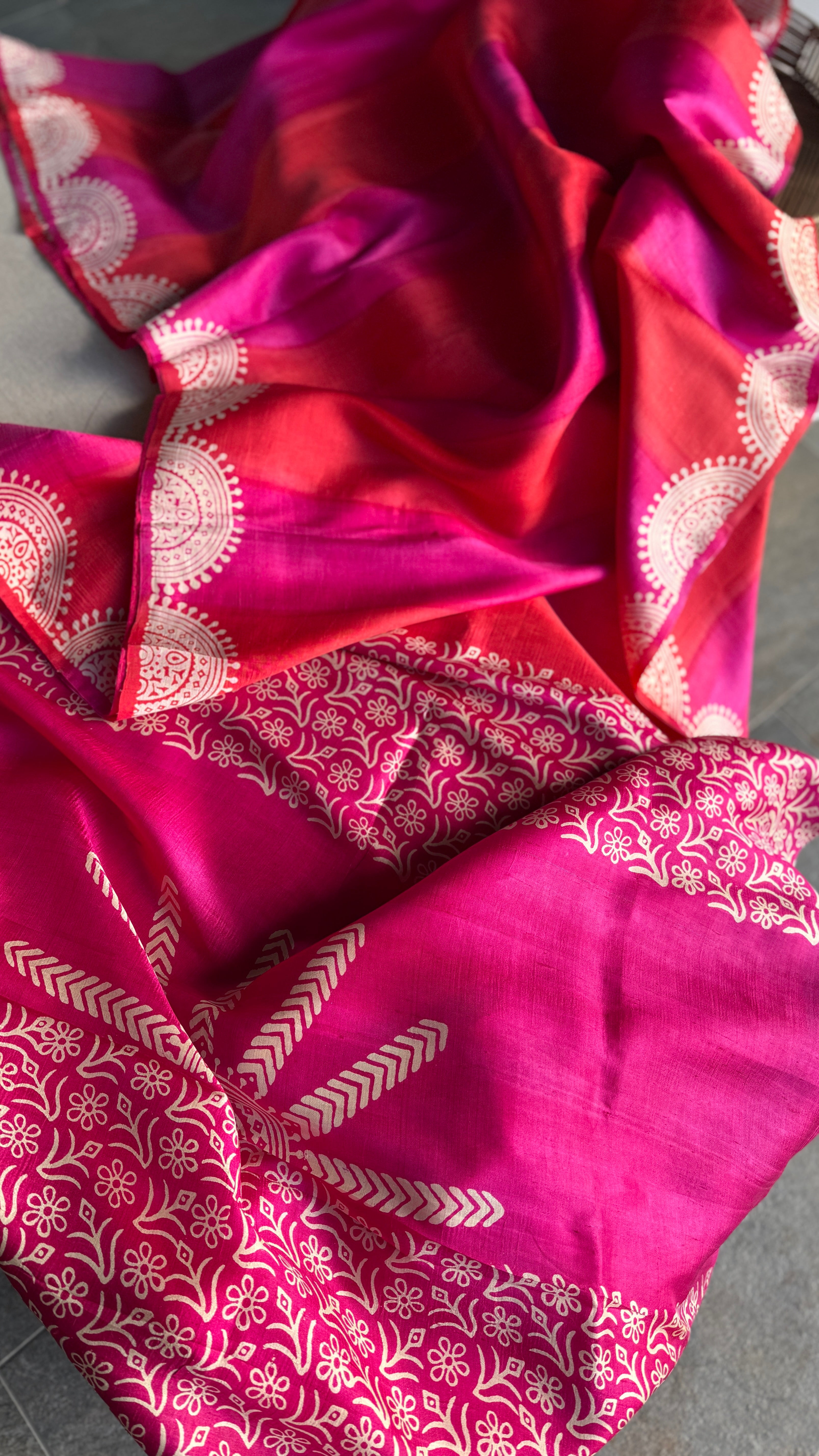 Bishnupur Silk Batik Soru Tuli -  Pink Orange White