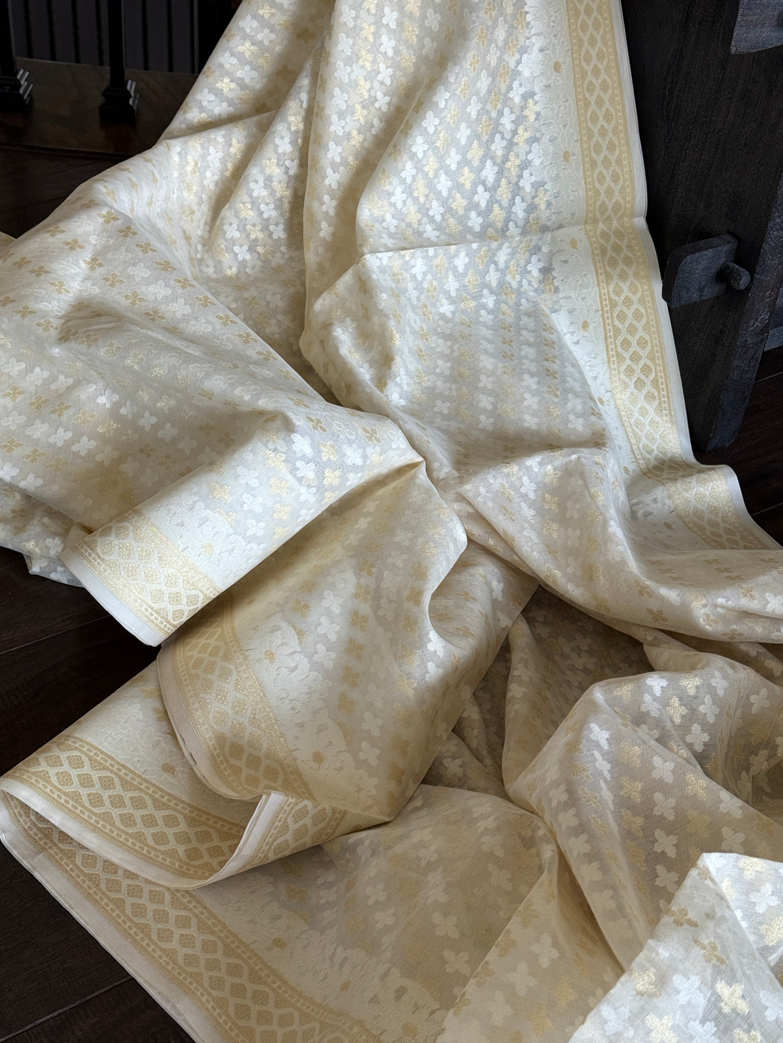 Cotton Silk Jamdaani Kora Banarasi - Offwhite Antique Golden Zari