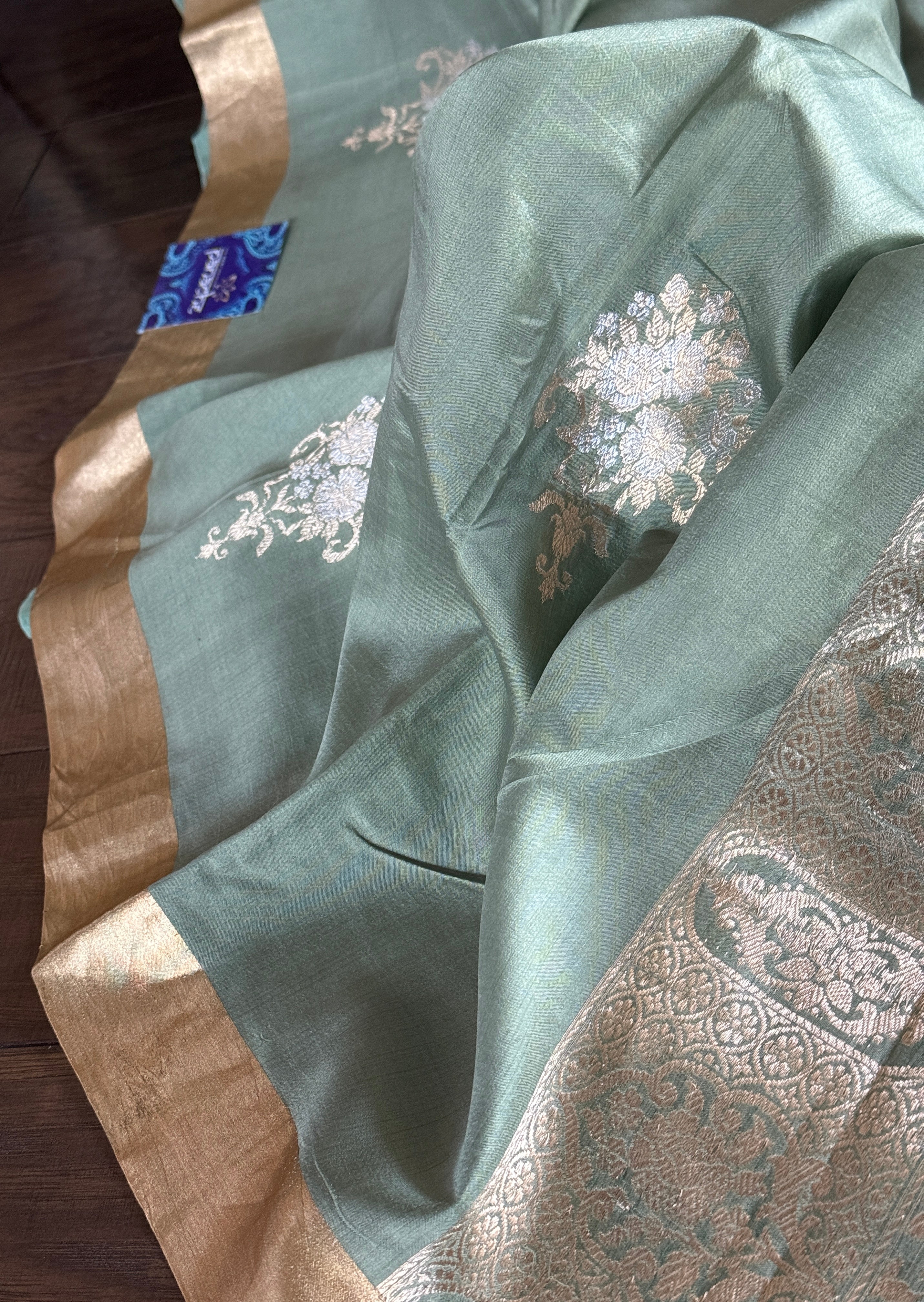 Pure Katan Silk Borderless Banarasi - Dark Green Red Kadhua