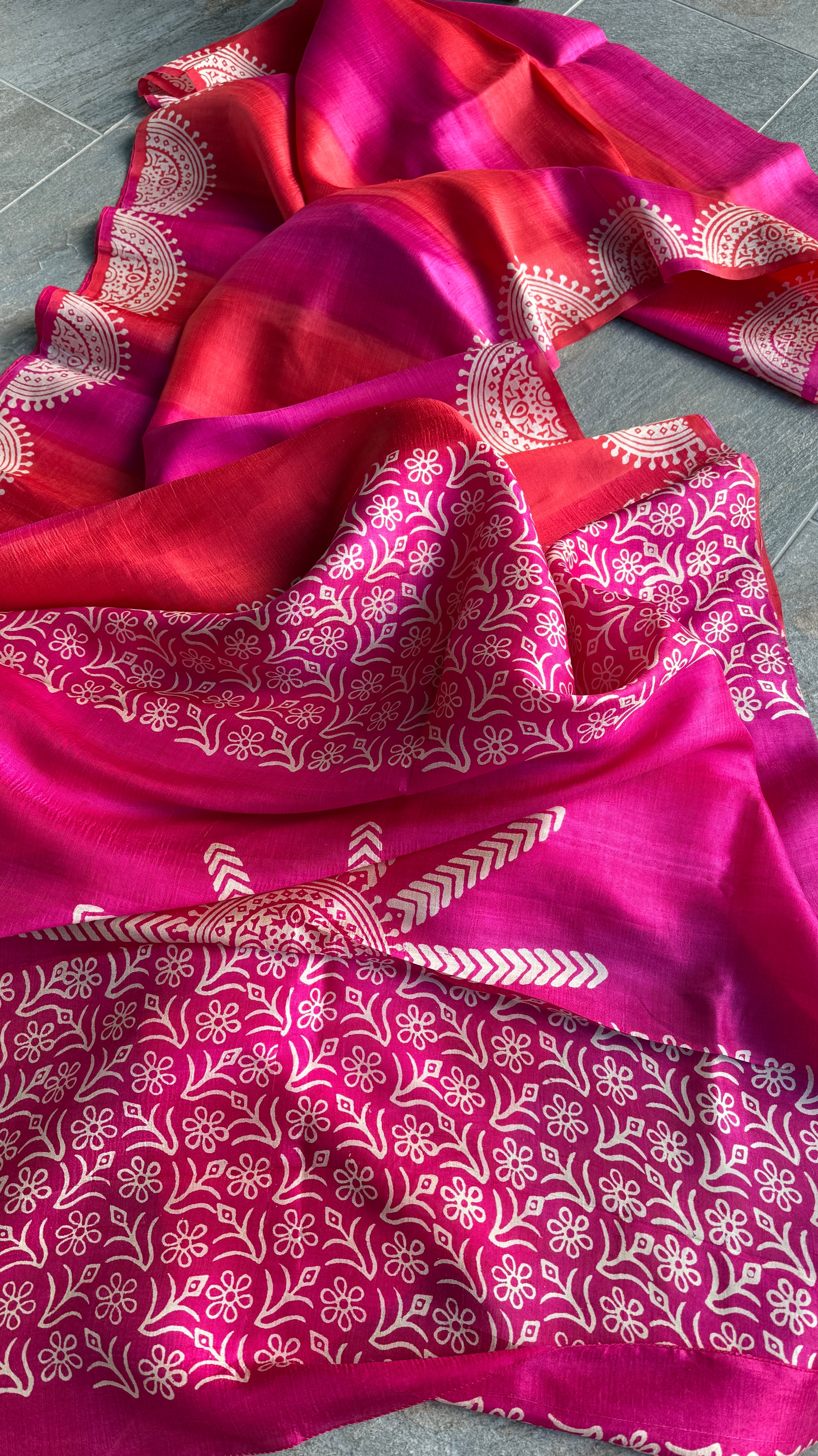 Bishnupur Silk Batik Soru Tuli -  Pink Orange White