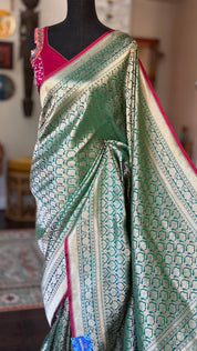 Pure Silk Katan Banarasi- Peocock Green Dual Shaded