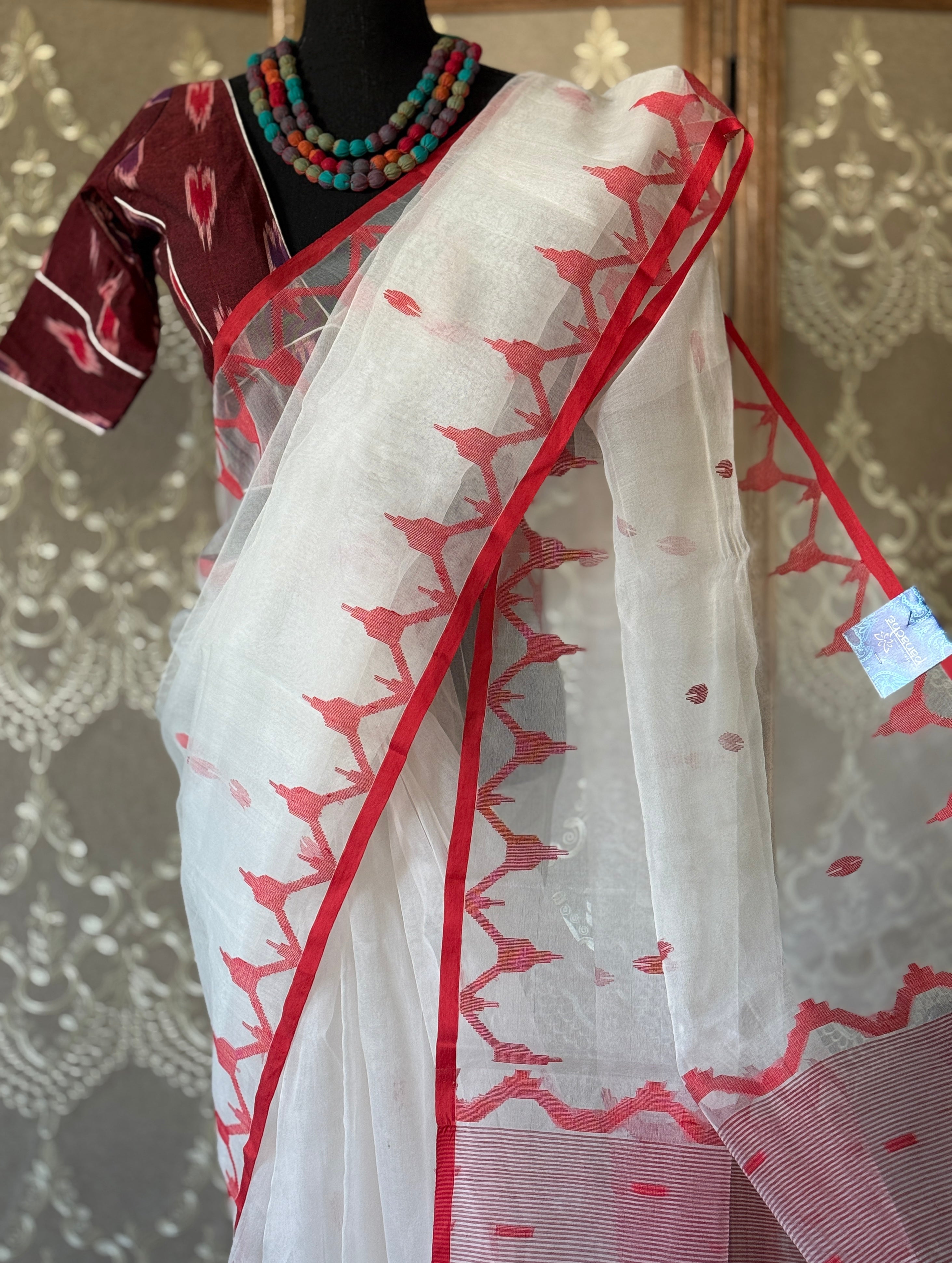 Muslin Jamdaani - White Red