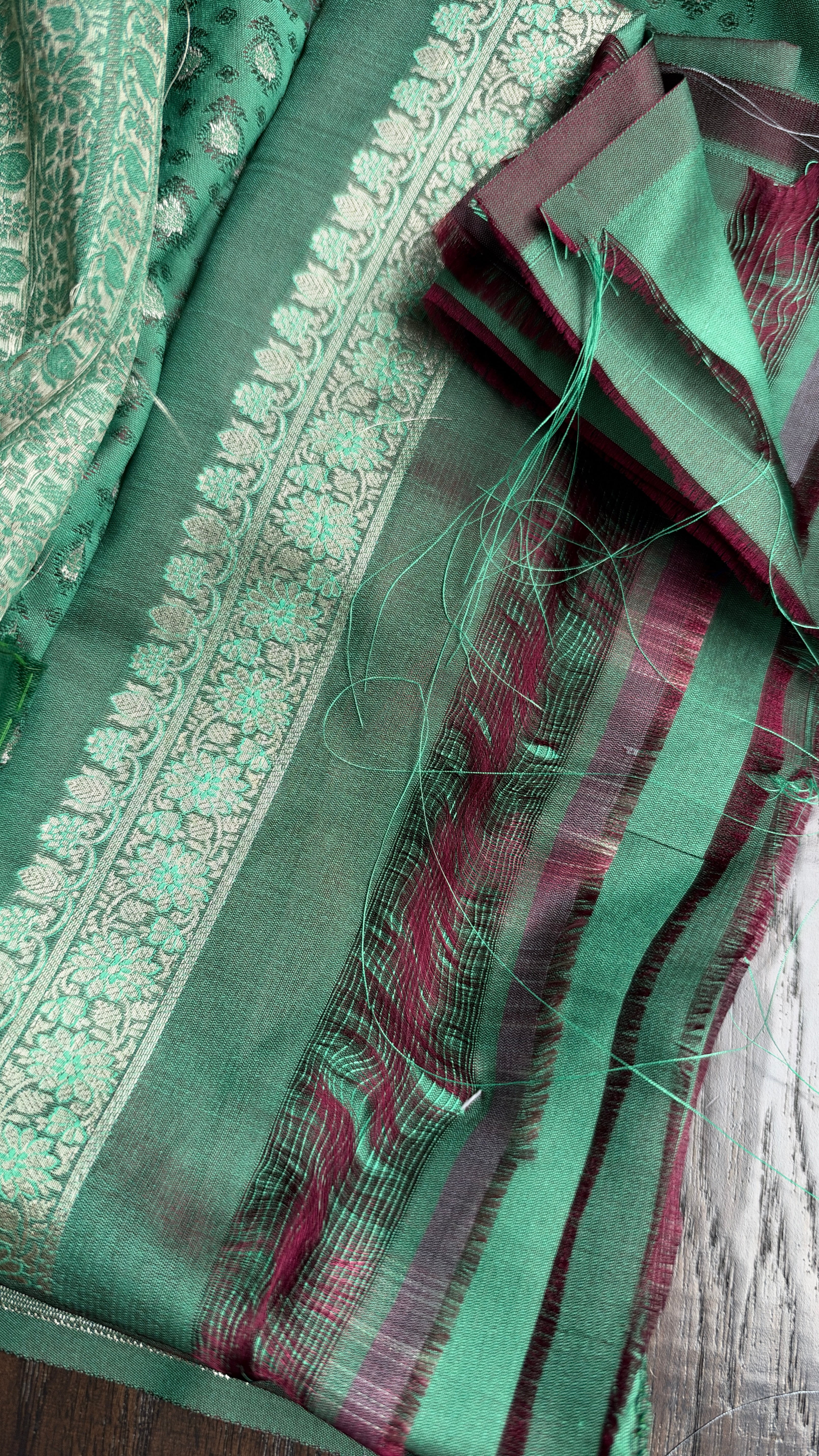 Soft Silk Banarasi - Green Maroon Dual Shaded Woven