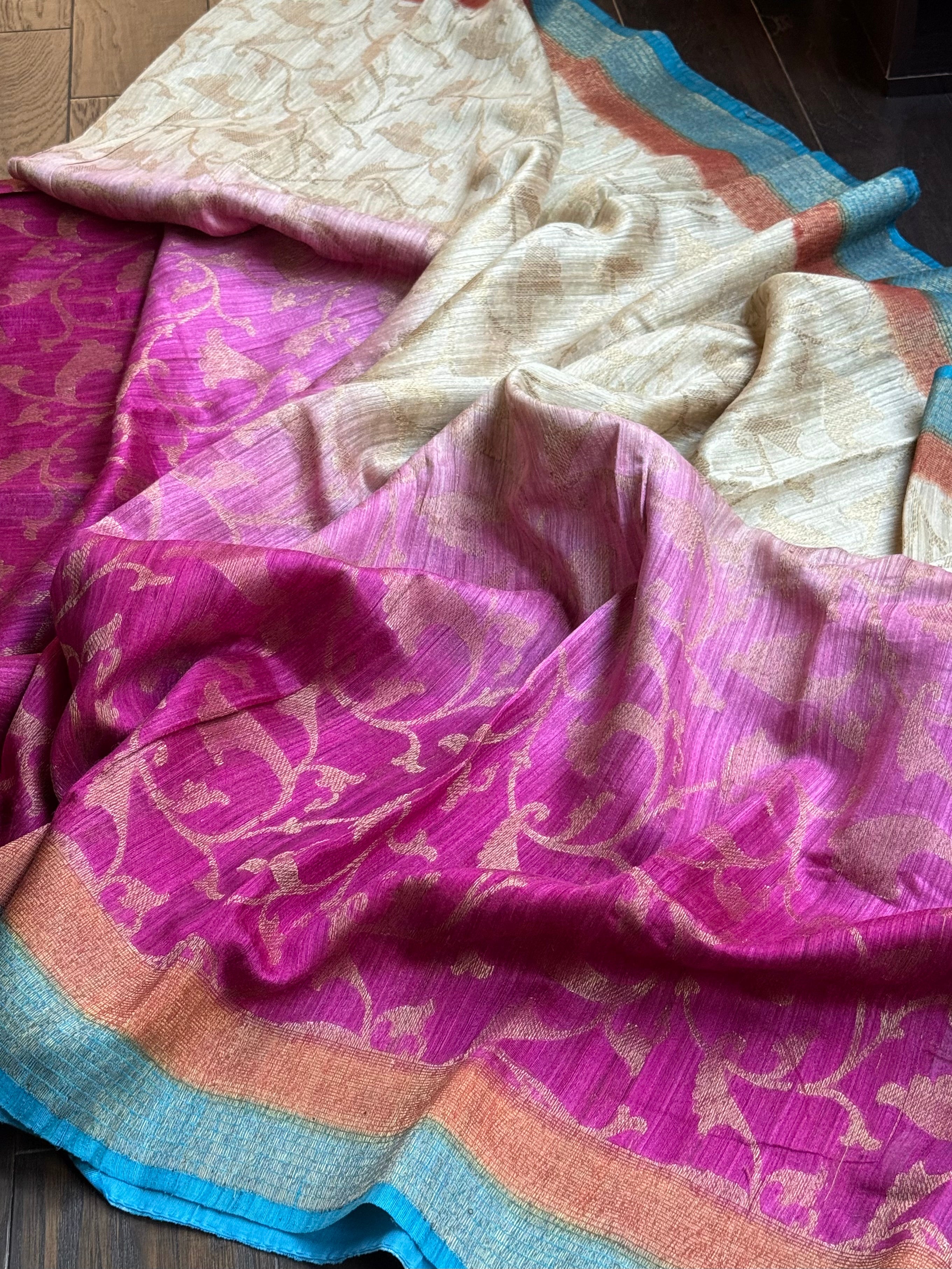 Gicha Tassur Silk Banarasi - Beige Magenta Shaded
