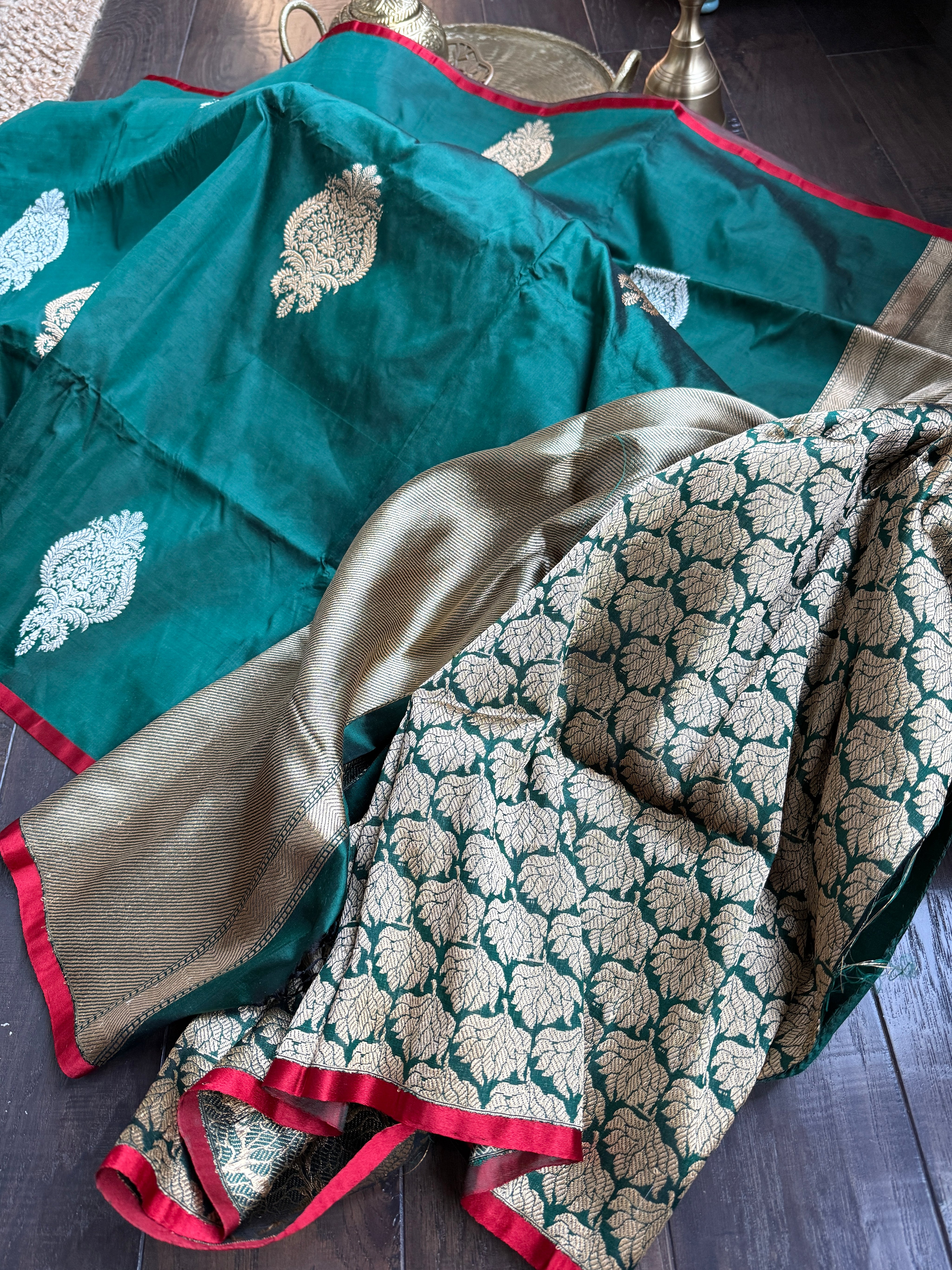Pure Katan Silk Borderless Banarasi - Dark Green Red Kadhua
