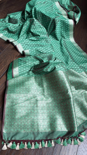 Soft Silk Banarasi - Green Maroon Dual Shaded Woven