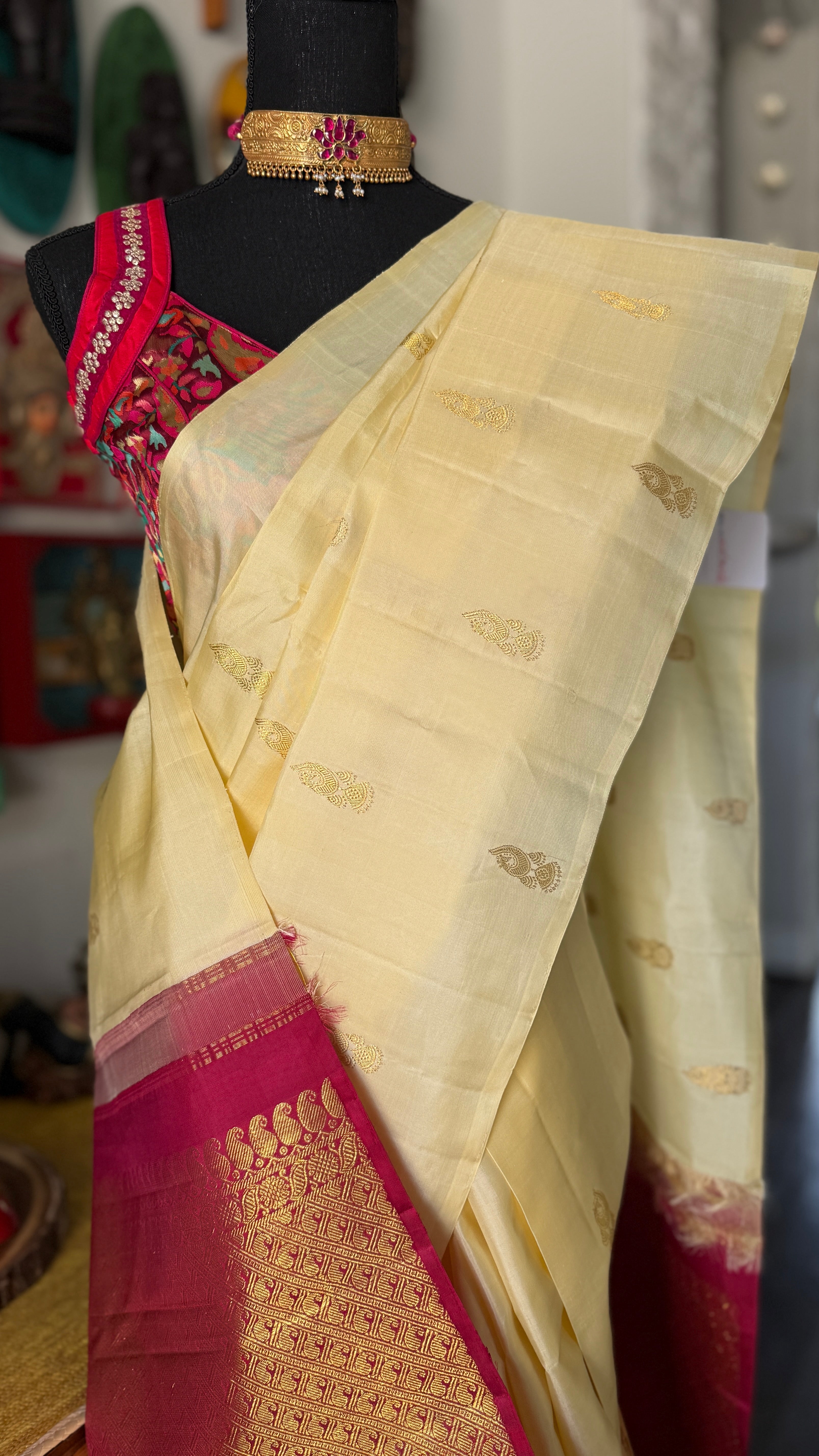 Pure Silk Borderless Kanjivaram - Butter Yellow Magenta Woven