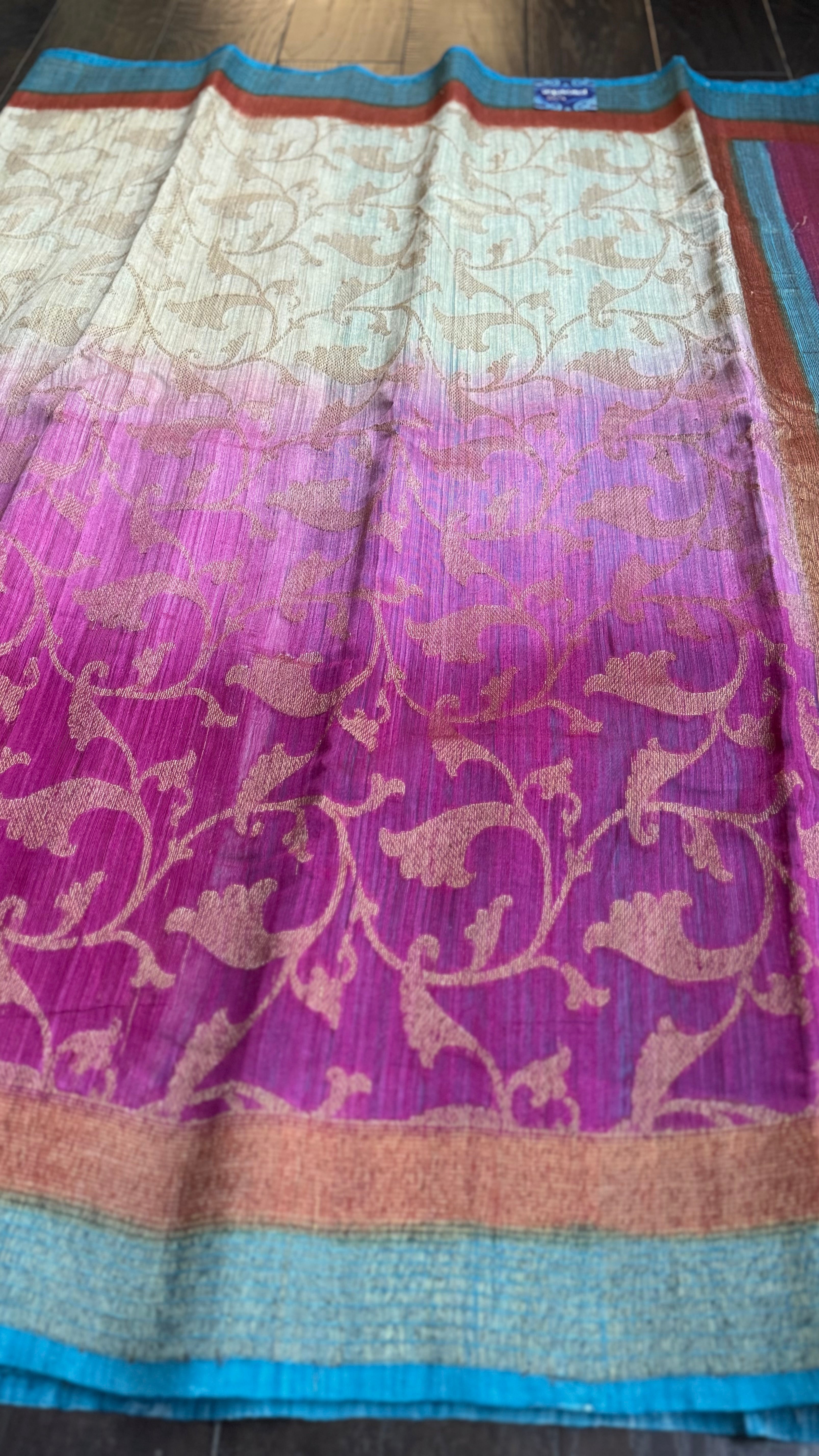 Gicha Tassur Silk Banarasi - Beige Magenta Shaded