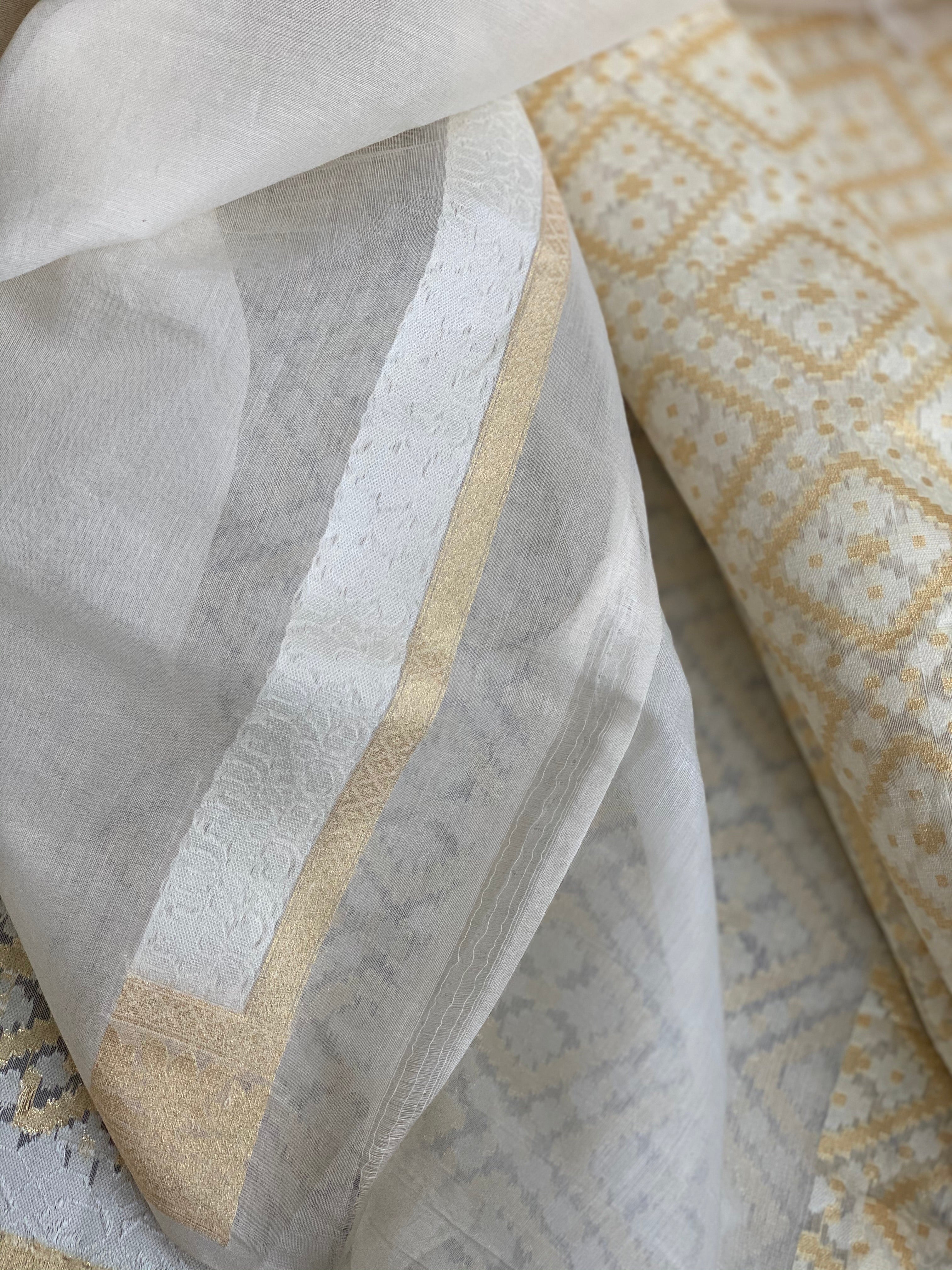 Cotton Silk Jamdaani Kora Banarasi - Offwhite Antique Golden Zari