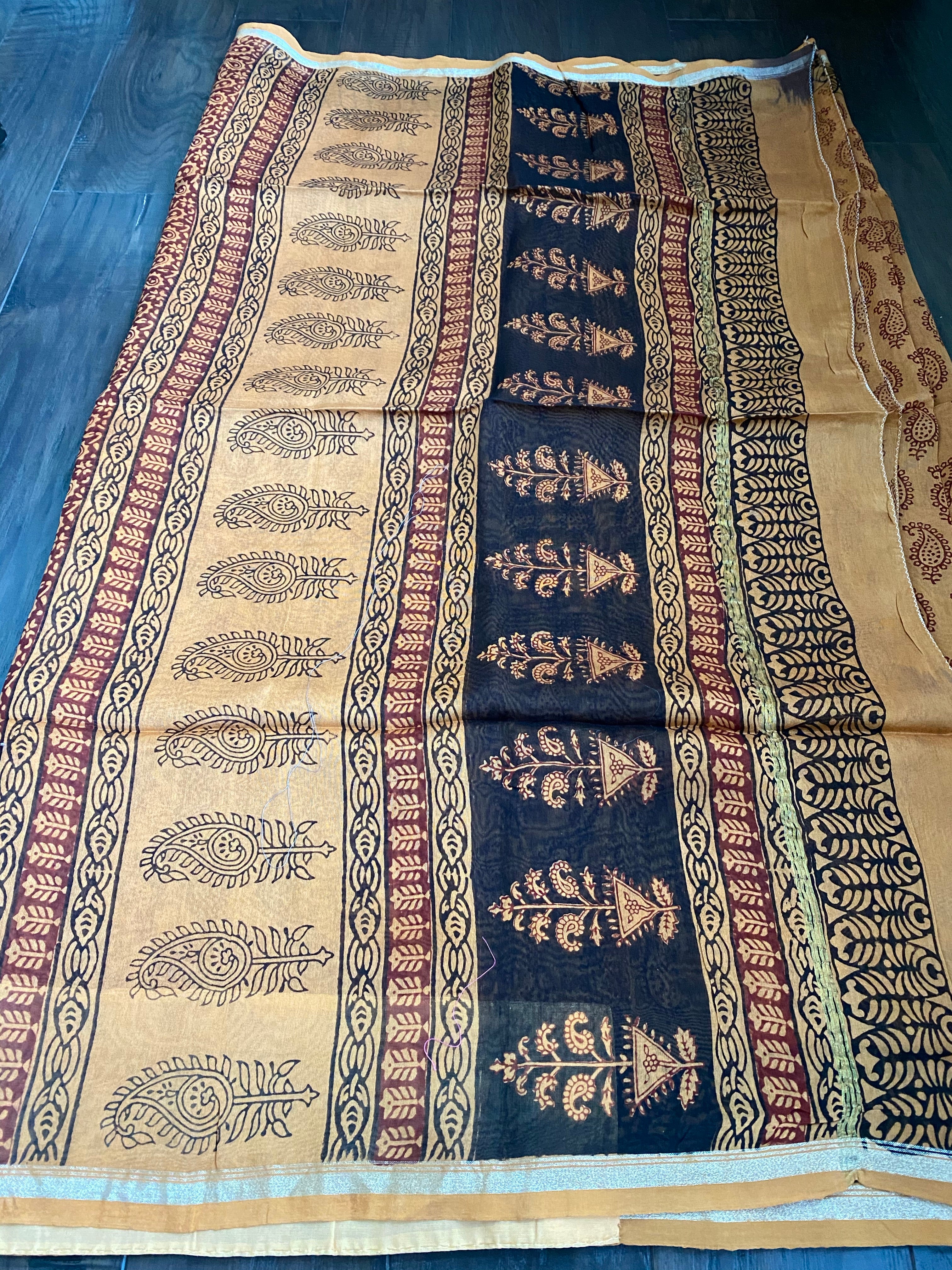 Bagh Print Saree - Light Apricot Silver Zari