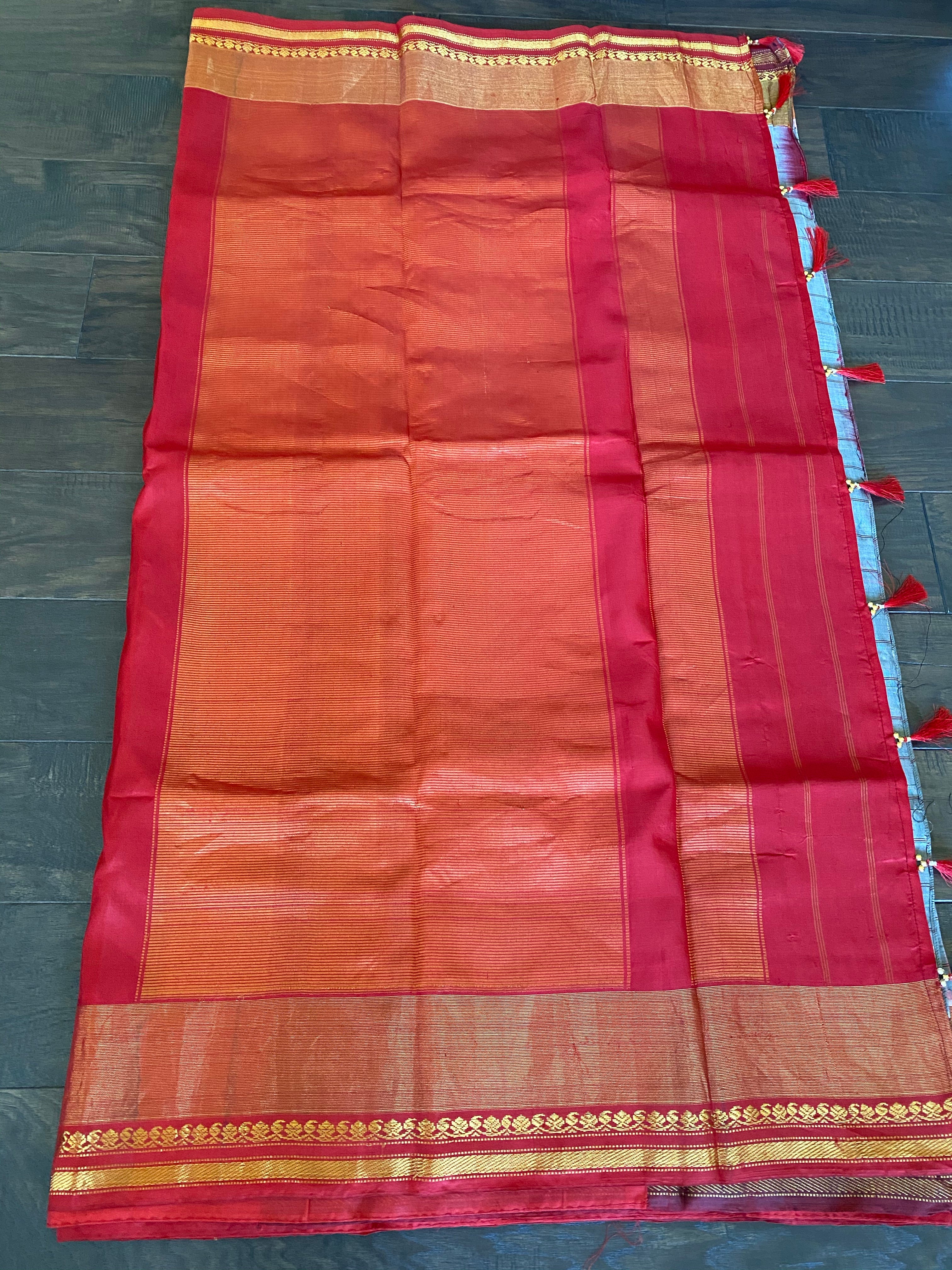 Gadwal SICO - Grey Red Checkered