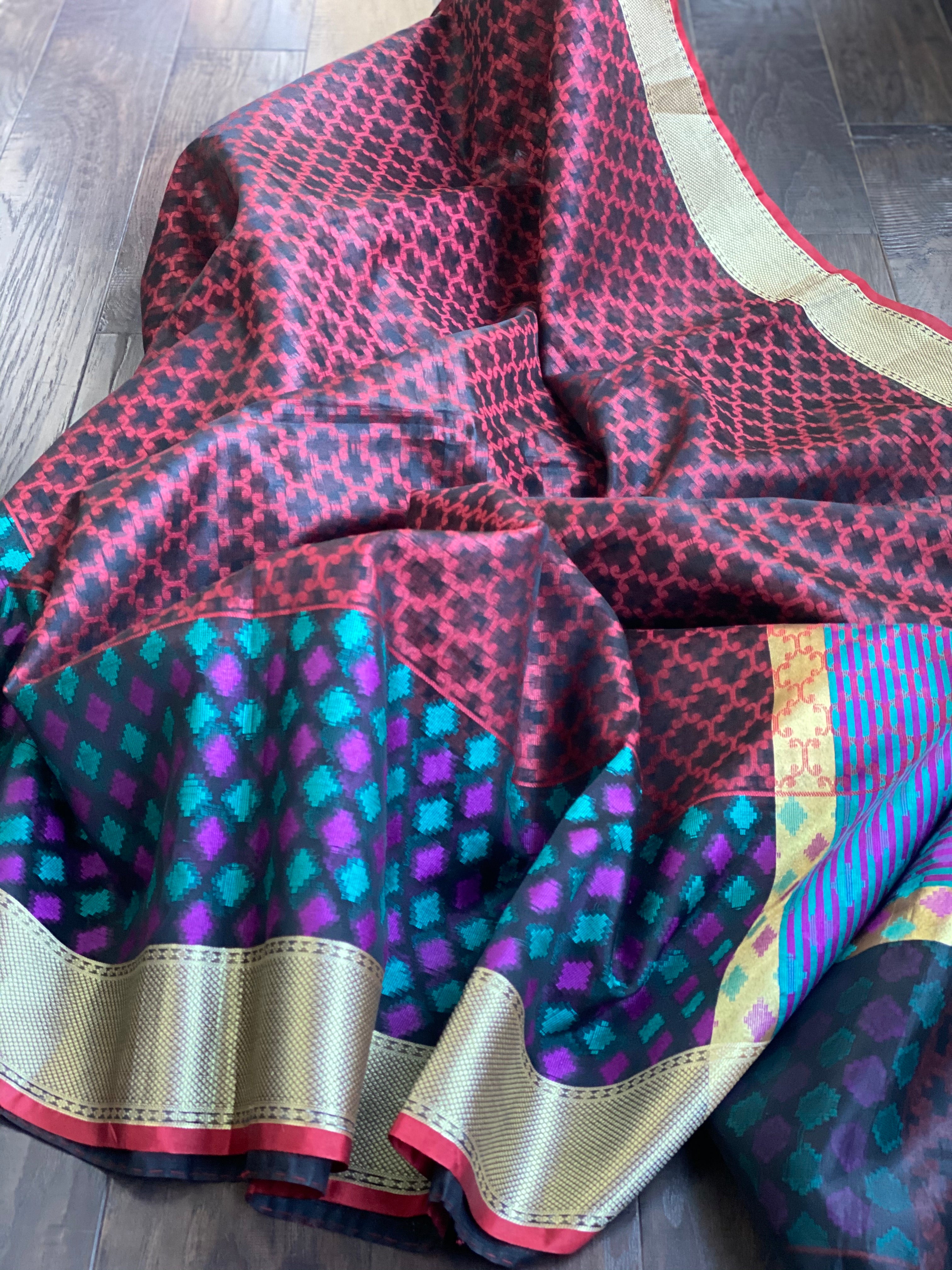 Handloom Kora - Maroon Black