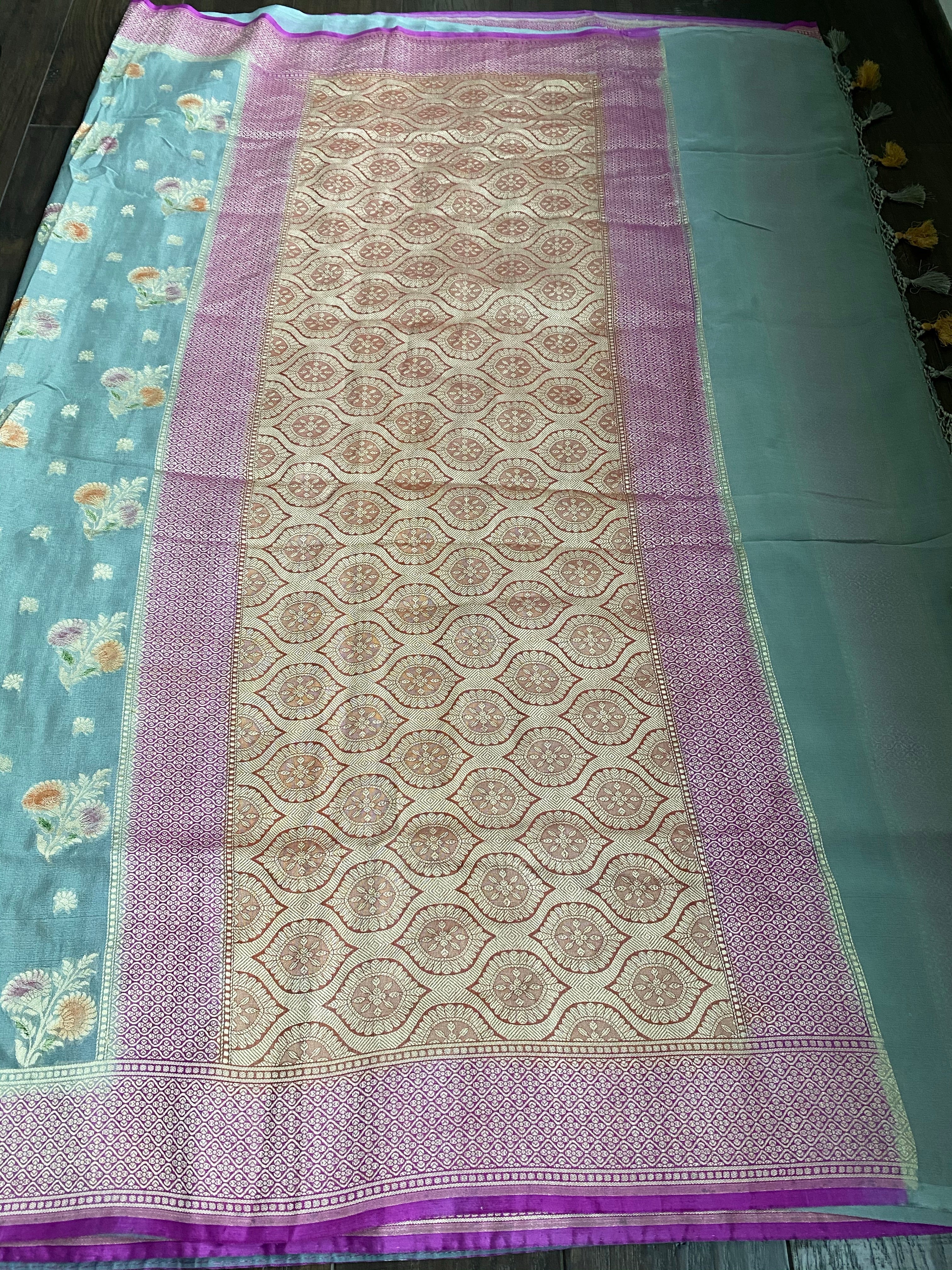 Khaddi Georgette Banarasi - Silver Grey Meenakari