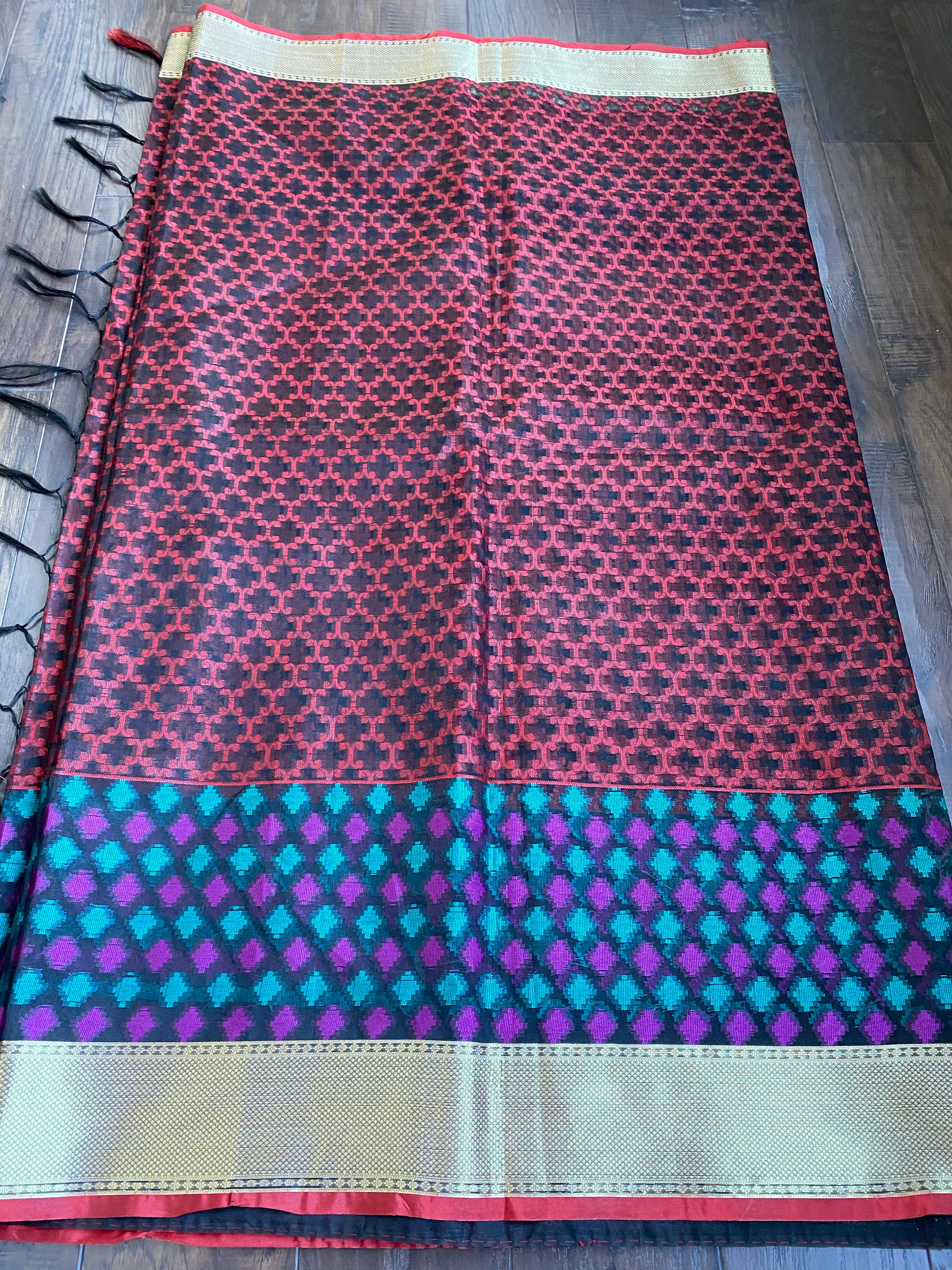 Handloom Kora - Maroon Black