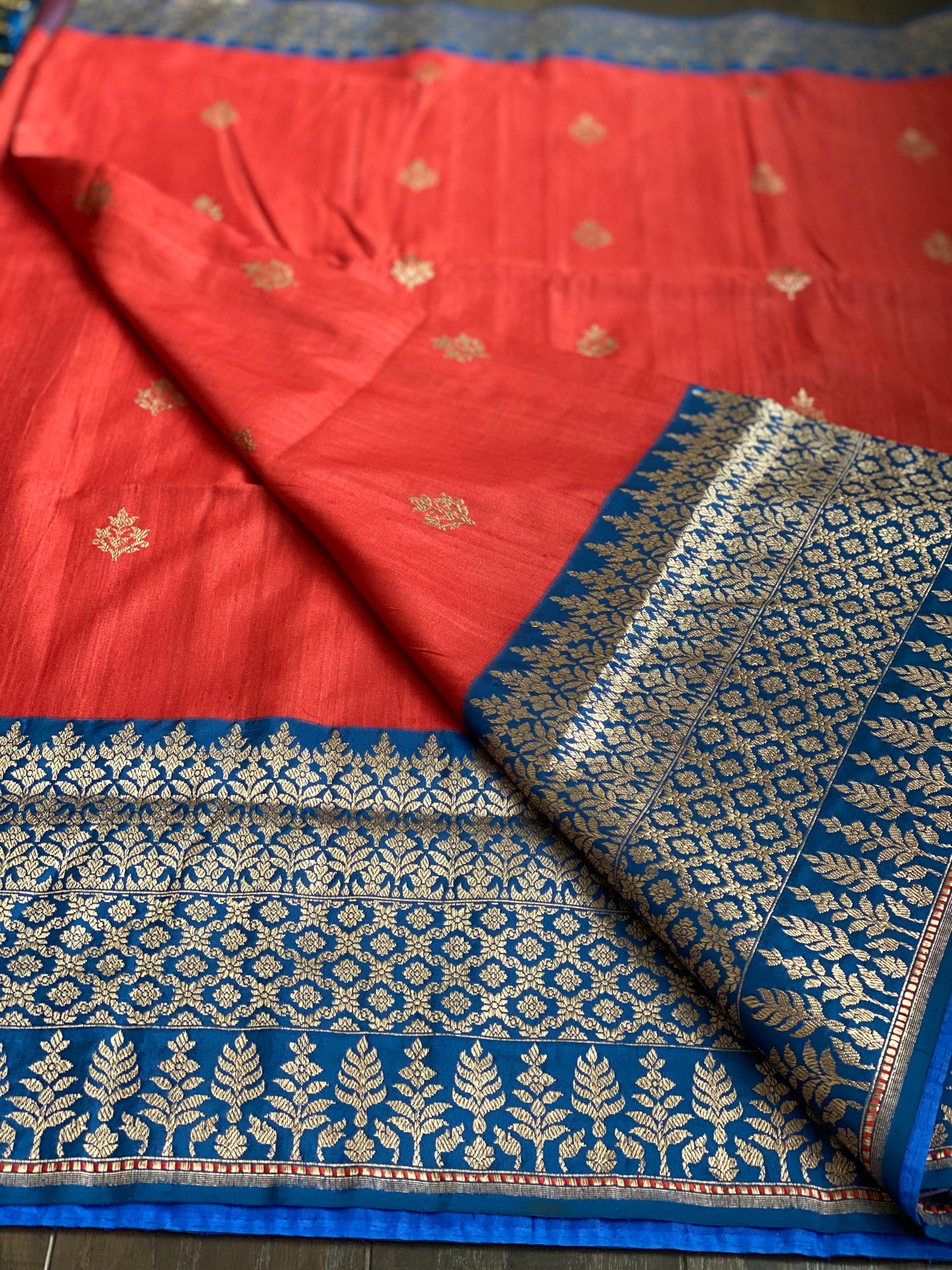 Pure Tassur Silk Banarasi - Red Blue