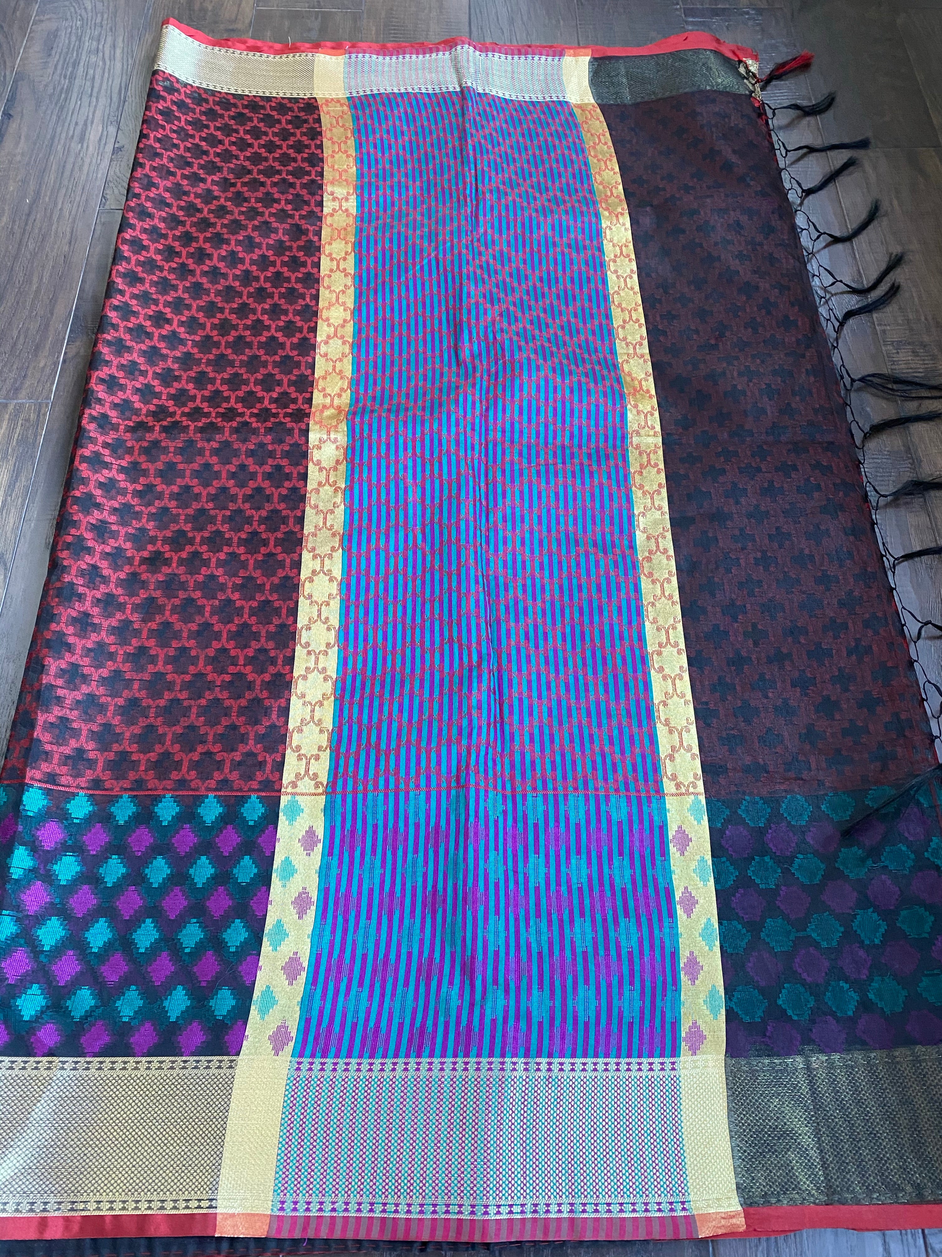 Handloom Kora - Maroon Black