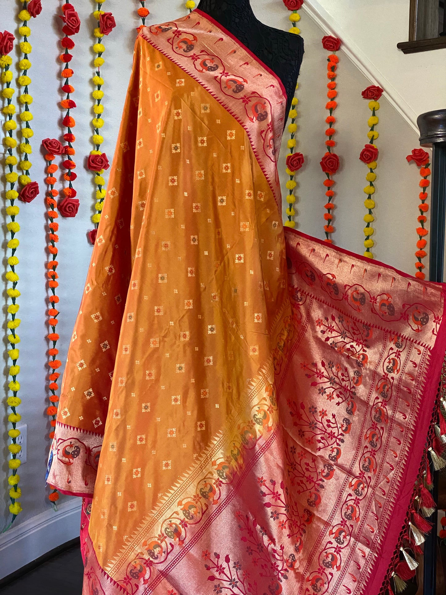 Pure Silk Katan Paithani Banarasi - Golden Yellow Kadhwa