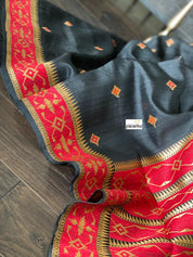 Pure Tassur Silk Banarasi - Black Red Paithani