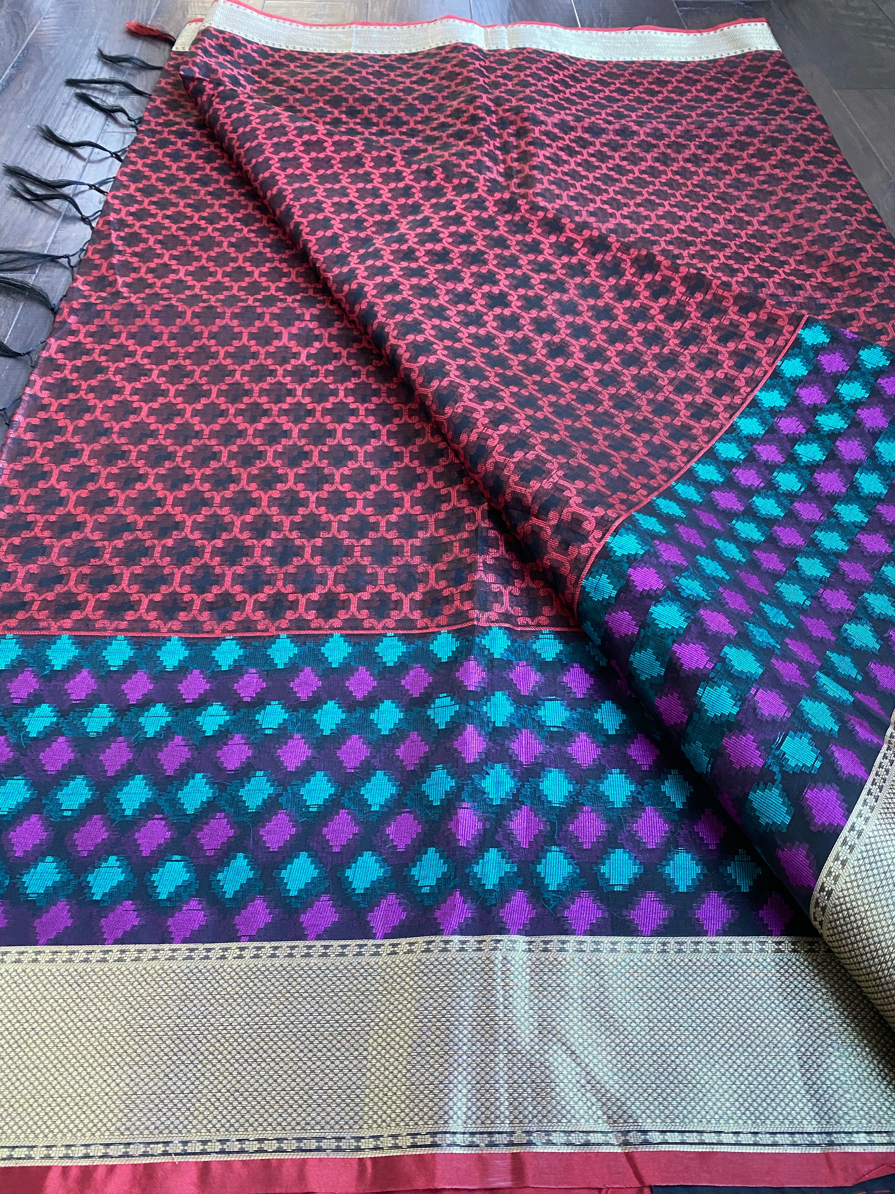 Handloom Kora - Maroon Black